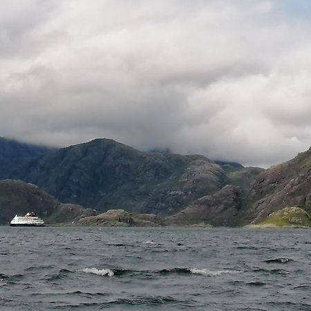 Poachers Bothy Skeabost Luaran gambar